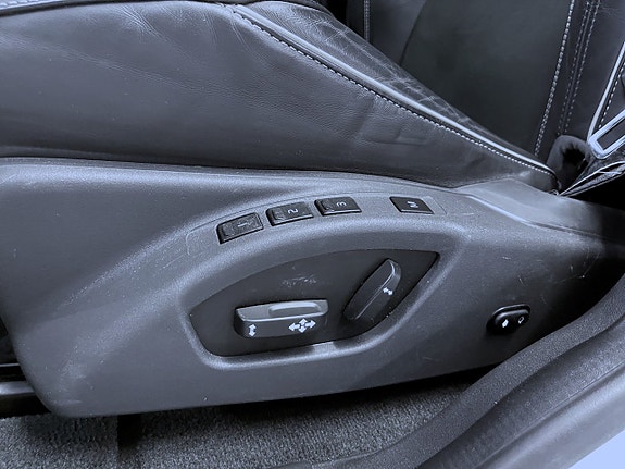 Volvo XC60 7 of 17
