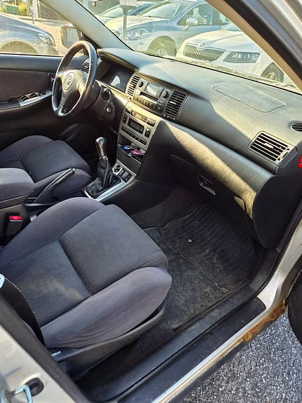 Toyota Corolla 6 of 6