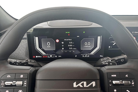 Kia Seltos 12 of 24