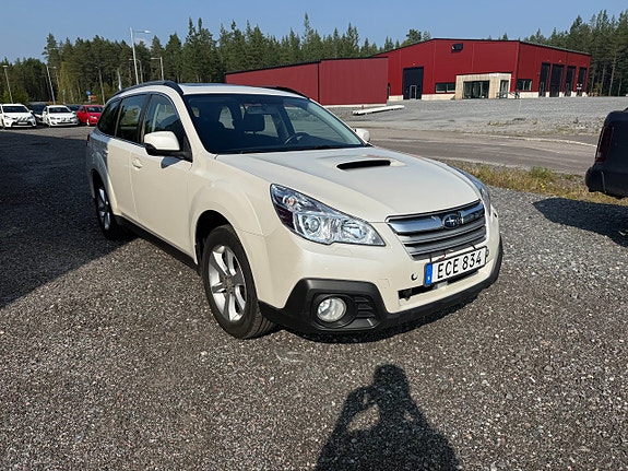 Subaru Outback 2 of 5