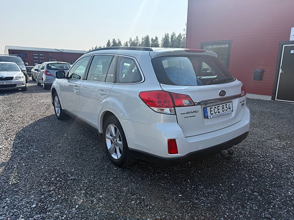 Subaru Outback 3 of 5