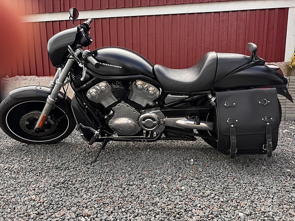 Harley-Davidson VRSCB V-Rod 2 of 4