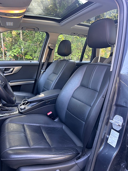 Mercedes-Benz GLK320 7 of 12