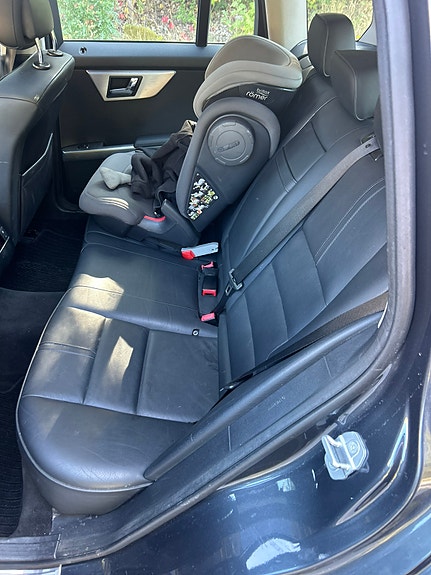 Mercedes-Benz GLK320 9 of 12