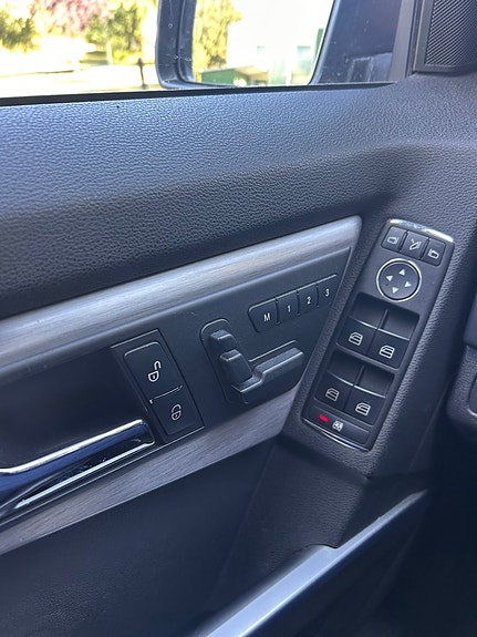 Mercedes-Benz GLK320 11 of 12