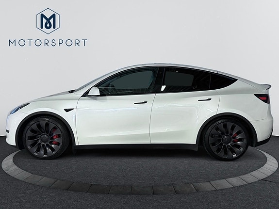Tesla Model Y 2 of 19