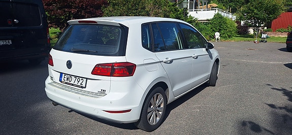 Volkswagen Golf Sportsvan 2 of 11