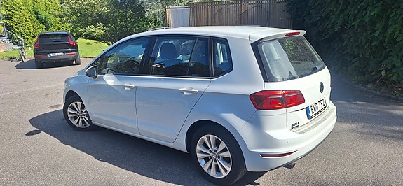 Volkswagen Golf Sportsvan 3 of 11