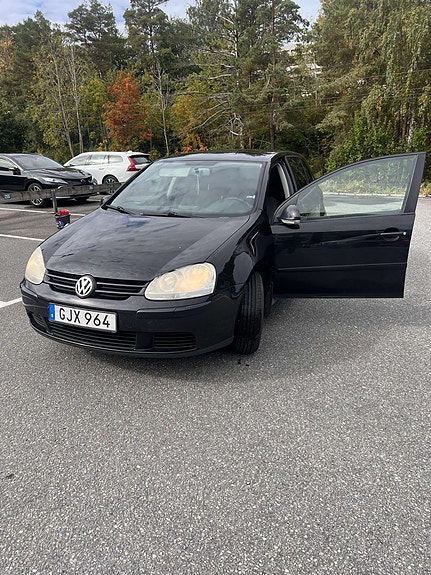 Volkswagen Golf V 4 of 7