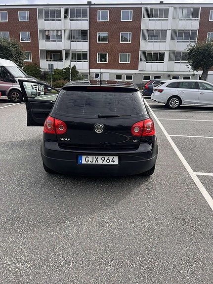 Volkswagen Golf V 3 of 7