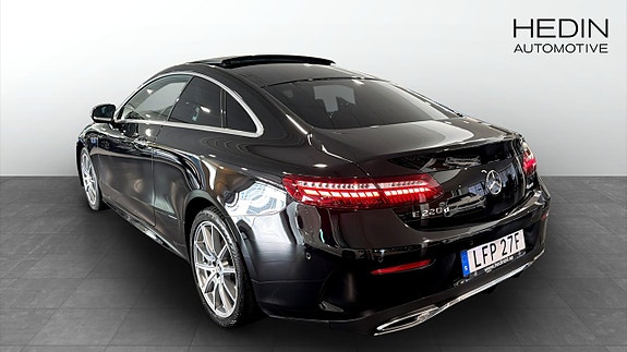 Mercedes-Benz E220 4 of 9