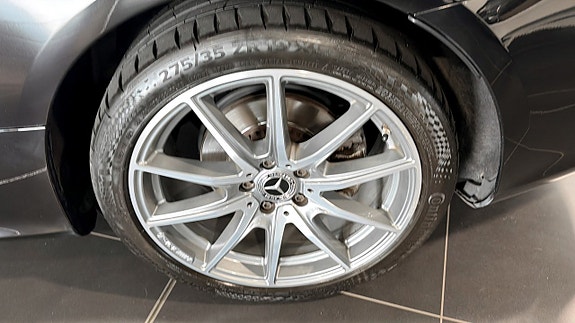 Mercedes-Benz E220 6 of 9