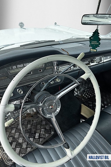 Ford Galaxie 10 of 21