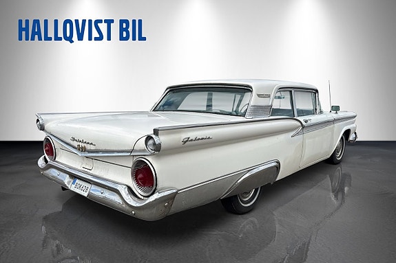 Ford Galaxie 5 of 21