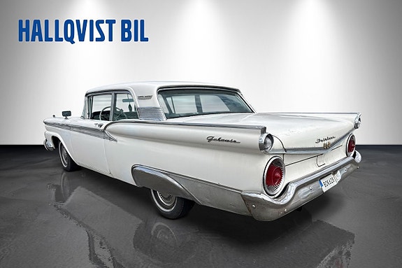 Ford Galaxie 7 of 21