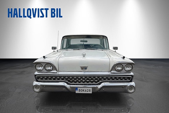 Ford Galaxie 2 of 21