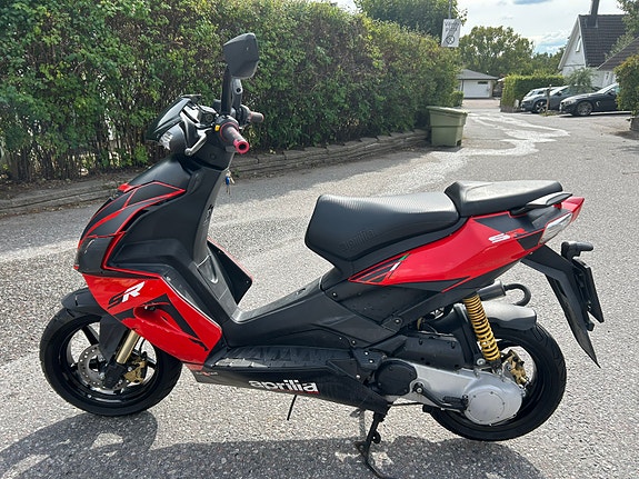 Aprilia SR 50 3 of 5