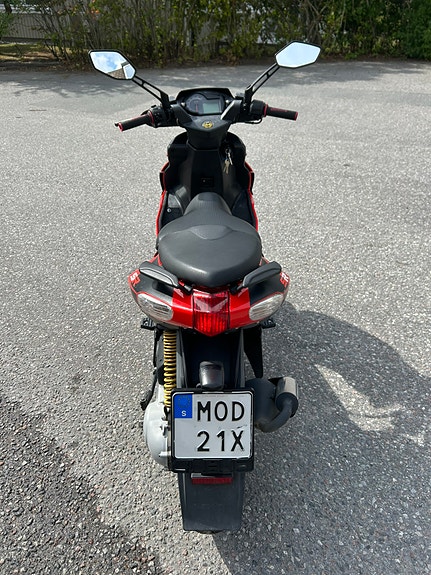 Aprilia SR 50 2 of 5