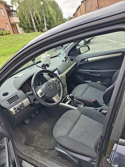 Opel Astra 10 of 11