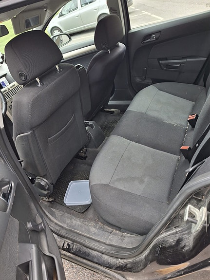 Opel Astra 8 of 11