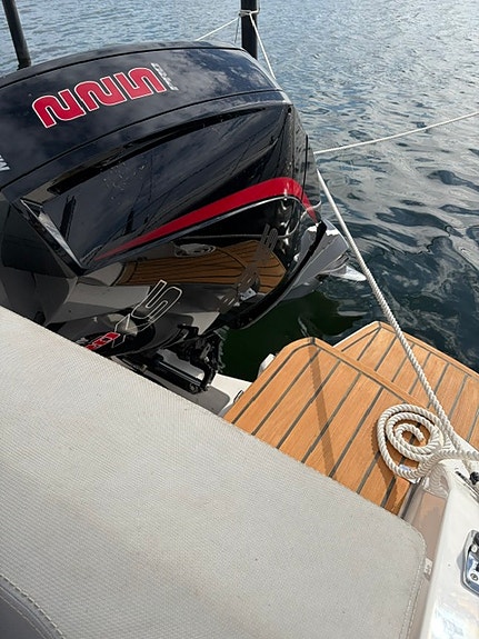 *Nyskick* Flipper 700DC, Mercury 225hk V8 utombordare (55h), Thule trailer 7 of 7