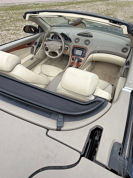 Mercedes-Benz SL500 4 of 4