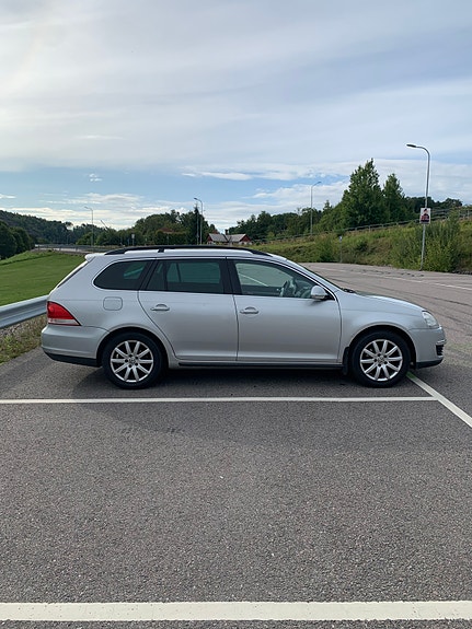 Volkswagen Golf V 2 of 11