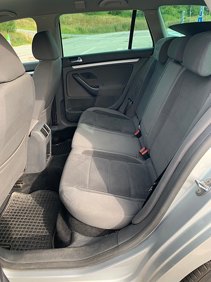 Volkswagen Golf V 9 of 11