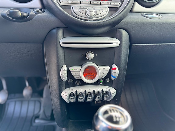 MINI Cooper 8 of 10