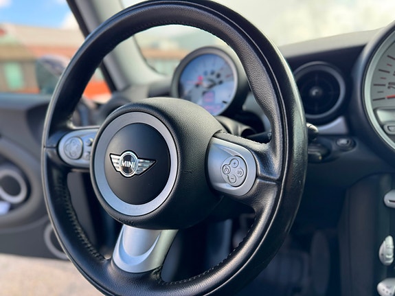 MINI Cooper 10 of 10