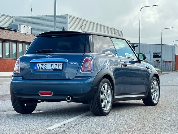 MINI Cooper 2 of 10