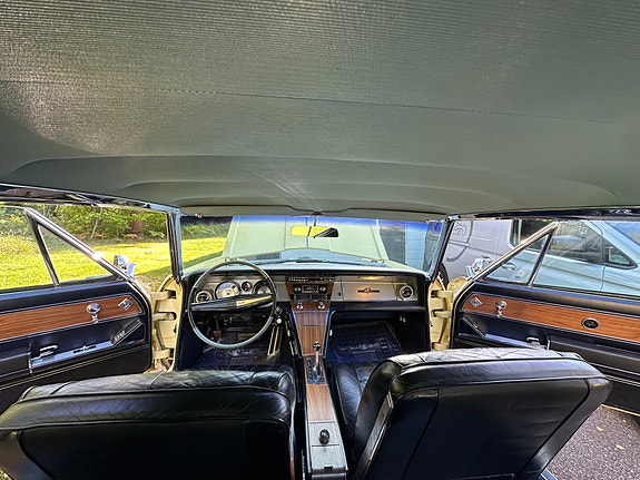 Buick Riviera 4 of 7