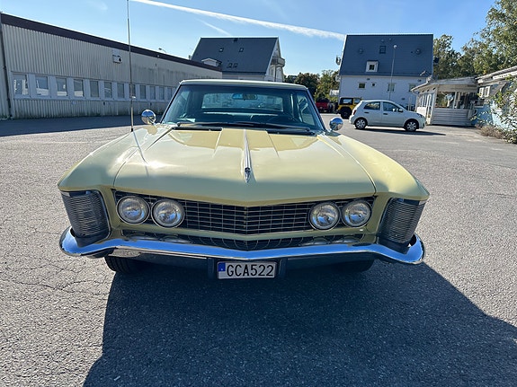 Buick Riviera 3 of 7