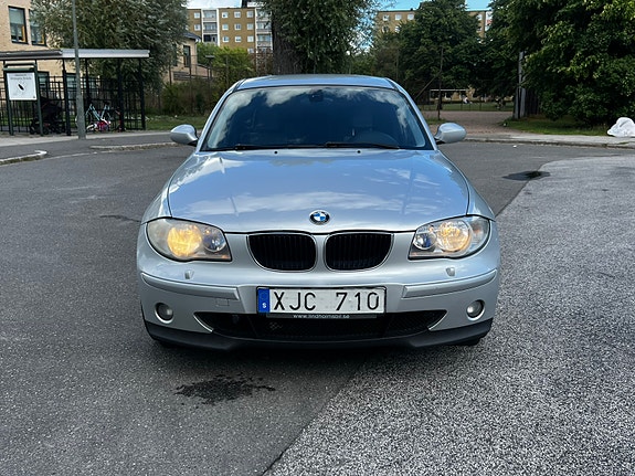 BMW 118d 2 of 6