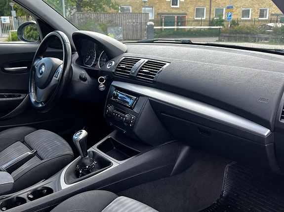 BMW 118d 5 of 6