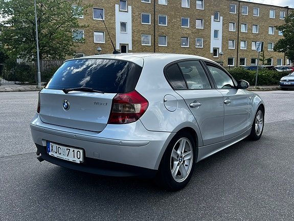 BMW 118d 4 of 6