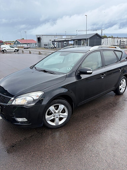 Kia Ceed 2 of 8