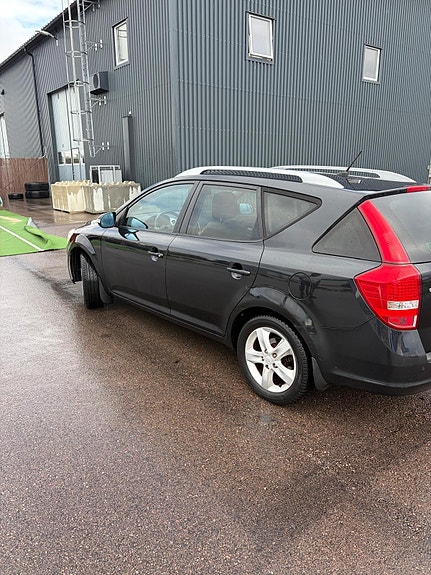 Kia Ceed 3 of 8