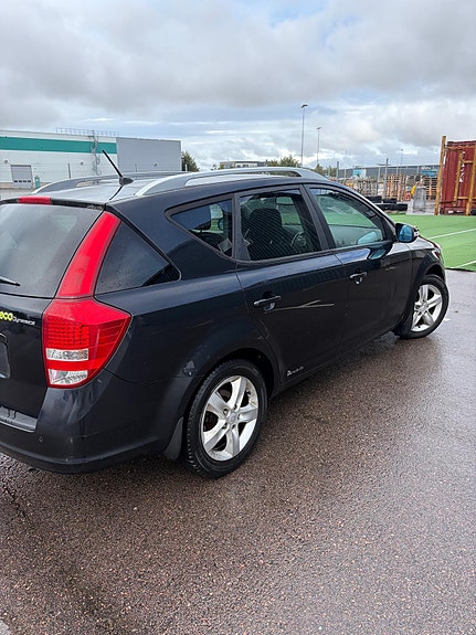 Kia Ceed 4 of 8