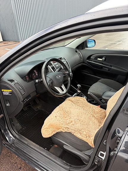 Kia Ceed 5 of 8