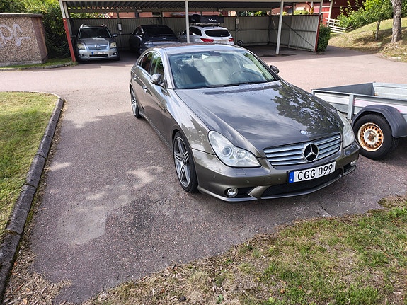 Mercedes-Benz CLS350 2 of 10
