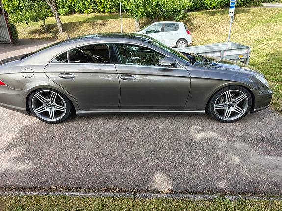 Mercedes-Benz CLS350 3 of 10