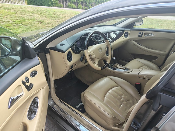 Mercedes-Benz CLS350 10 of 10