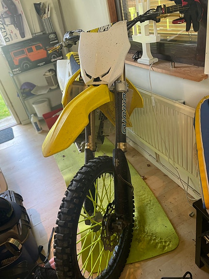 Suzuki RM-Z250 3 of 7