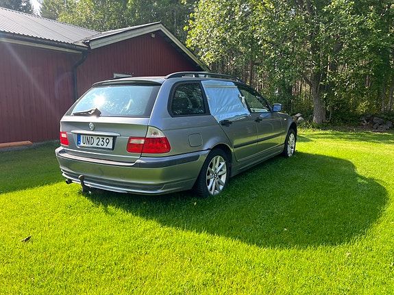BMW 318i 7 of 17