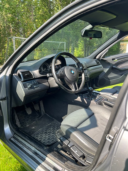 BMW 318i 14 of 17