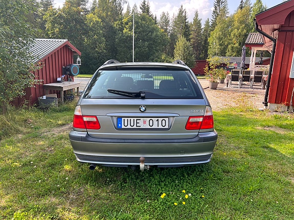 BMW 318i 3 of 17