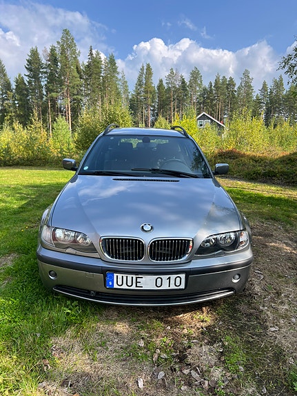 BMW 318i 2 of 17