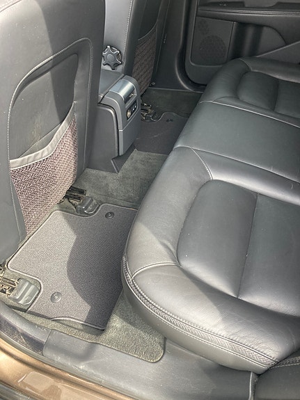 Volvo XC70 18 of 24