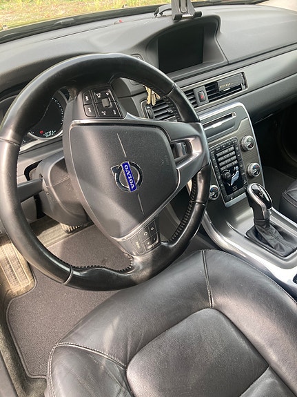 Volvo XC70 13 of 24